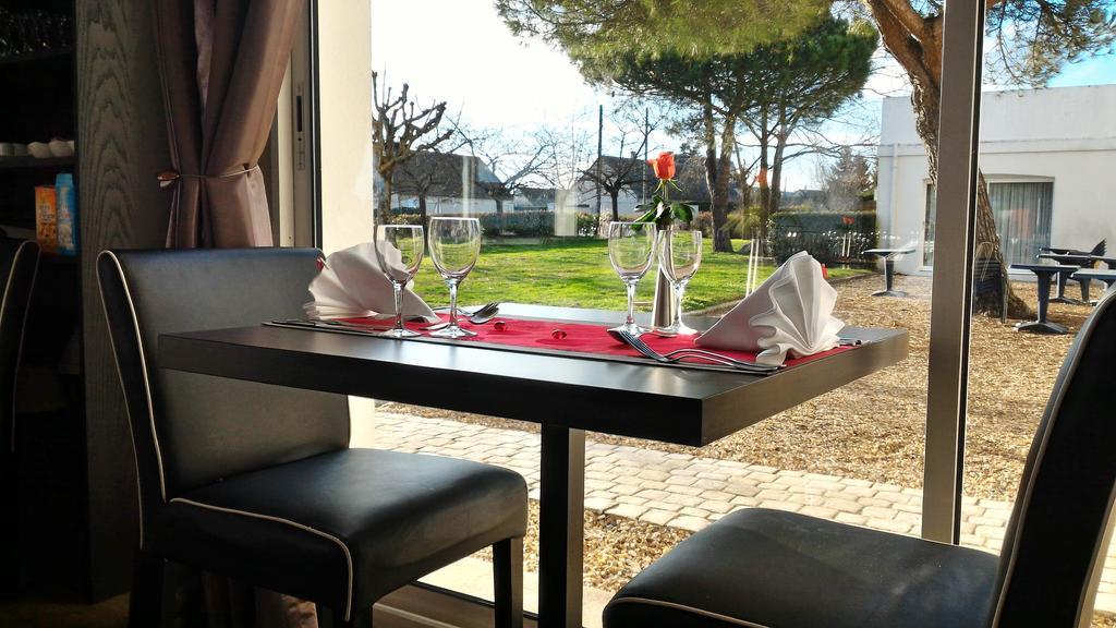 Logis Hotel Restaurant Des Chateaux Azay-le-Rideau Dış mekan fotoğraf